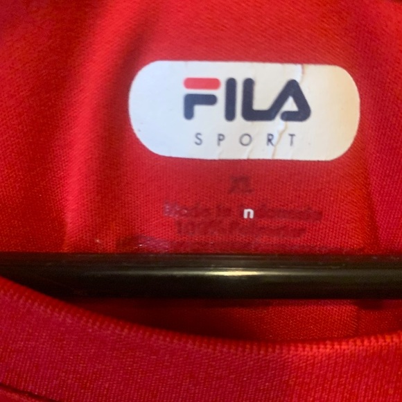 Men’s Fila t-shirt - Picture 2 of 2